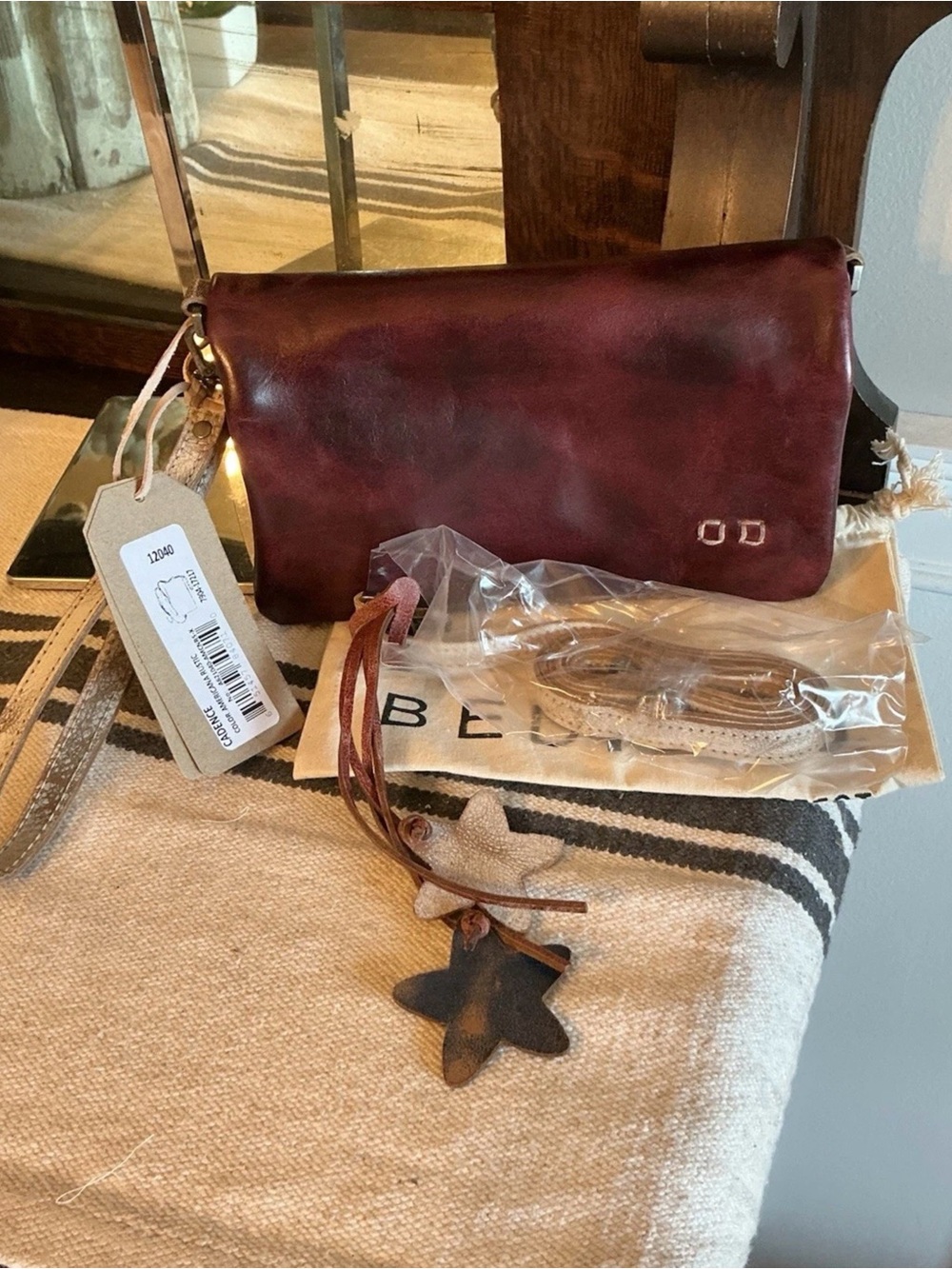 NWT Bed Stu Cadence Wallet Wristlet Crossbody Bag Red Americana Rustic MSRP $198 - Picture 3 of 15